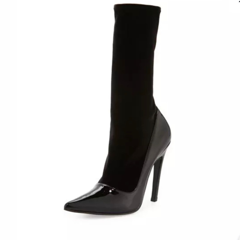 Balenciaga Velvet Patent Bootie 🔥🔥🔥🔥🔥🔥
